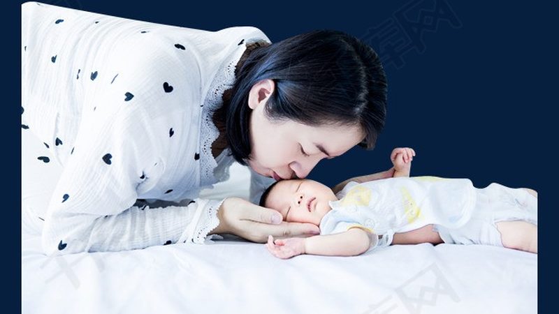 小标题：定制LOGO的重要性